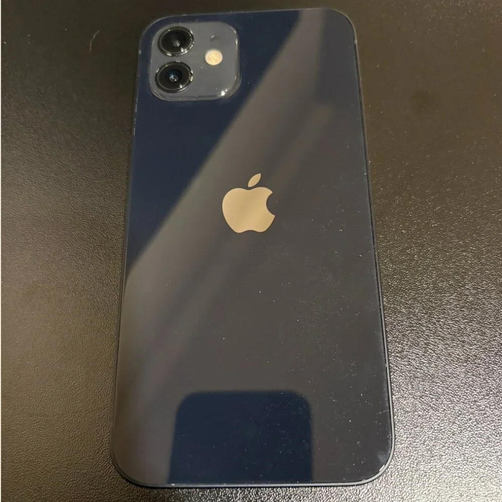 iPhone 12 – 64GB (Unlocked) – Cracked / Damaged Screen – Fully Functional